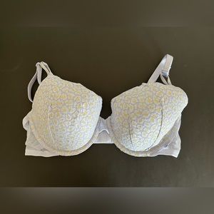 Victoria’s Secret Lightly Lined Bra. Size 36C. NWT